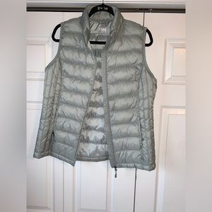 32 degree heat sage green puffer vest size L